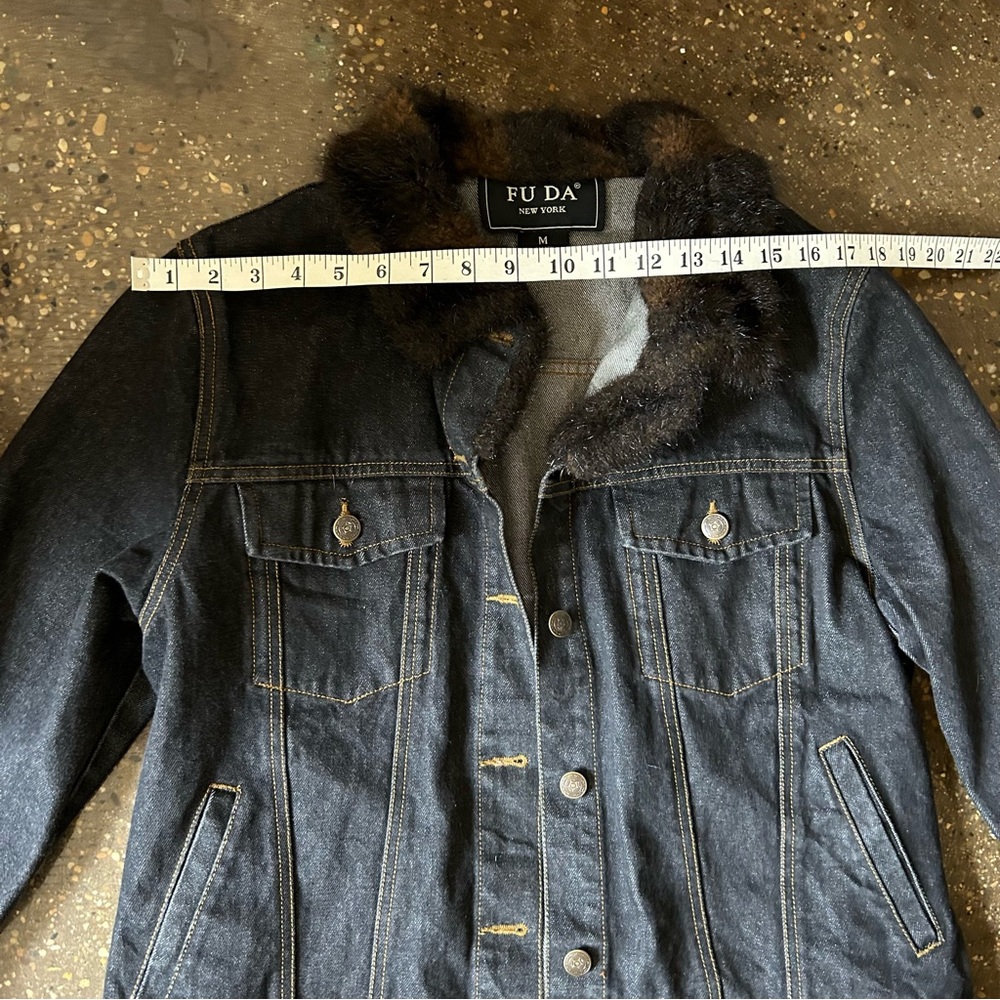 Vintage denim jacket with fur trim - Picture 3 of 6